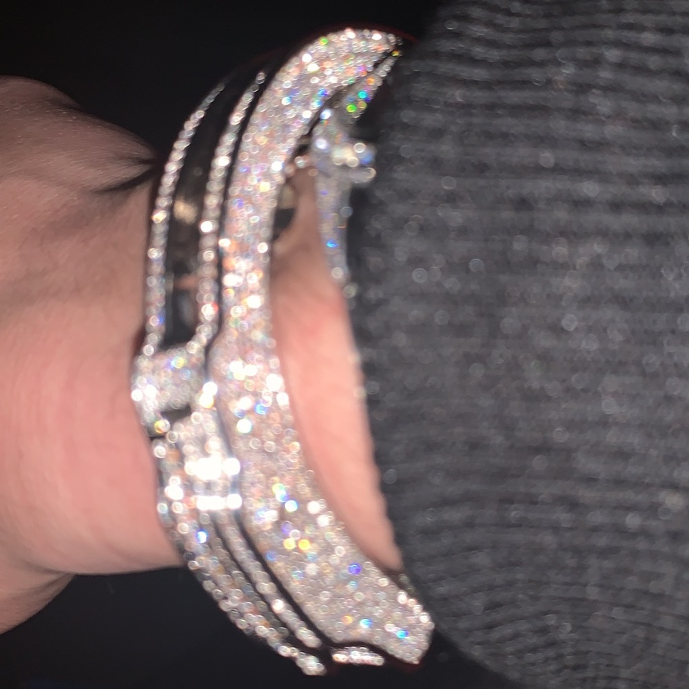 Diamond Bust down Handcuff